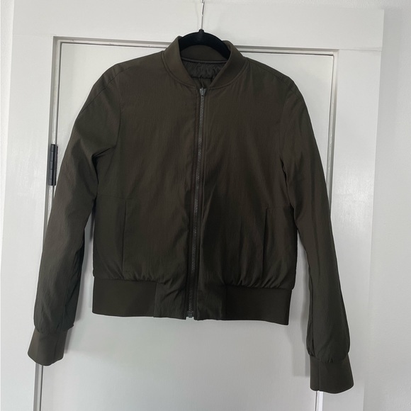Lululemon Non-Stop Bomber 6 *Reversible Dark Olive Quilt Puffer Coat #W4AEVS - Picture 5 of 7